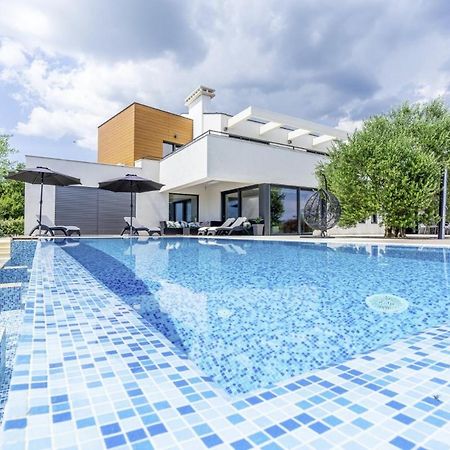 Villa Pedena In Sveta Katarina - Haus Fuer 8-10 Personen Benazici Dış mekan fotoğraf