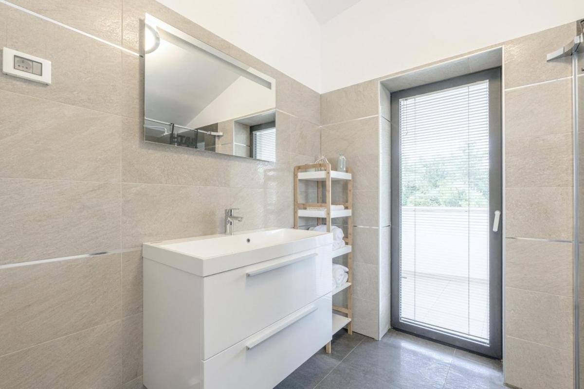 Villa Pedena In Sveta Katarina - Haus Fuer 8-10 Personen Benazici Dış mekan fotoğraf